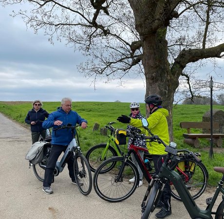 Reisorganisatie voor een E-bike fietstocht met groep in de Moezel Duitsland